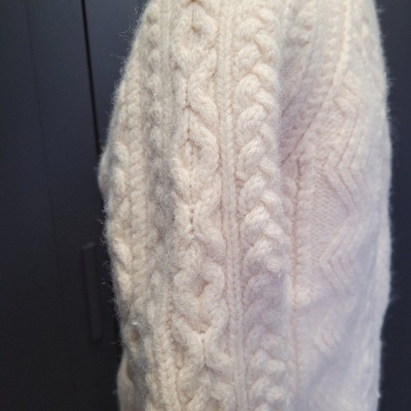 Vintage cream off-white cozy handmade wool cableknit cardigan buttondown sweater - Picture 7 of 9
